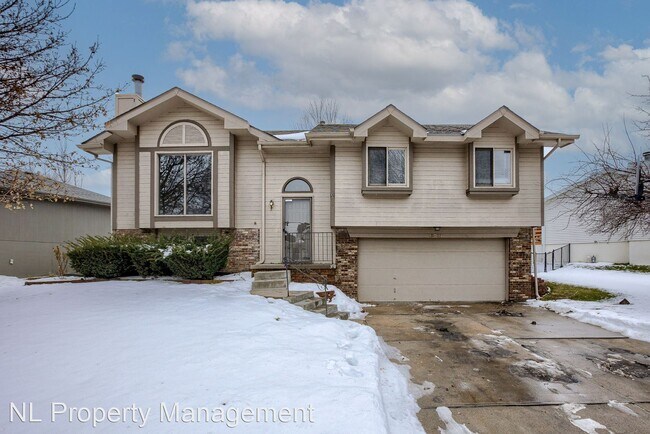 Foto del edificio - 3 br, 2 bath House - 15273 Valley St