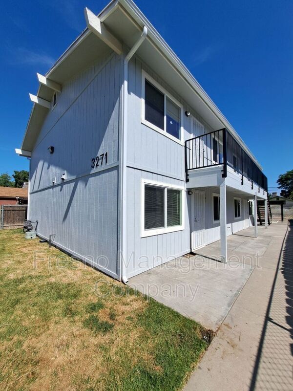 Foto del edificio - 3271 E. Tyler Ave