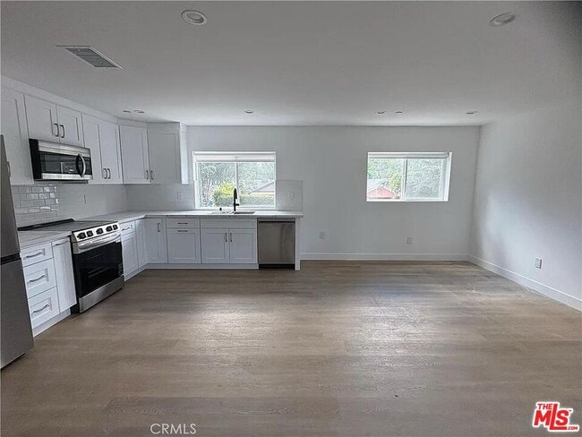 Building Photo - 14165 Calvert St