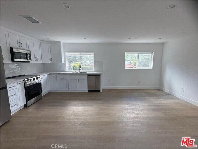 Foto del edificio - 14165 Calvert St