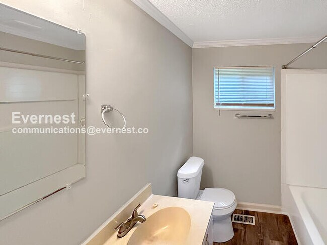 Foto del edificio - 2913 Debra Dr