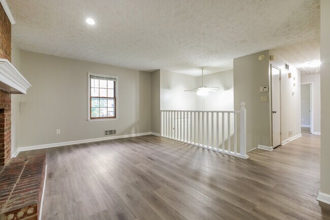 Foto del edificio - 180 Belmont Farms Dr
