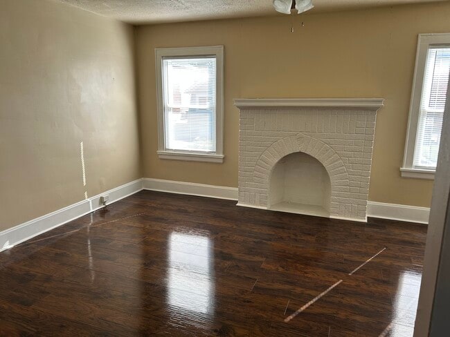 Building Photo - 1802 Lawn Ave