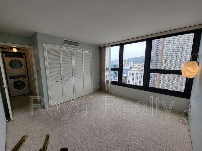 Building Photo - 1600 Ala Moana Blvd