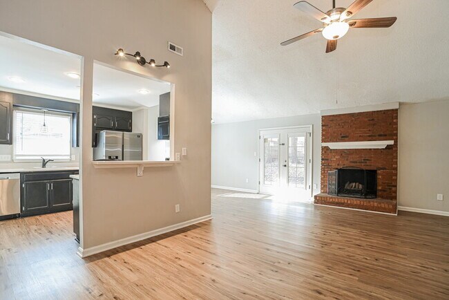 Foto del edificio - 7317 Rockwood Forest Ln