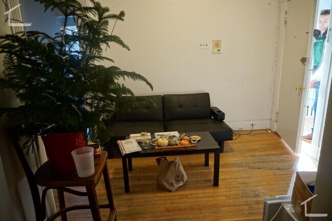 Foto del edificio - Spacious Allston 2 bed plus office availab...