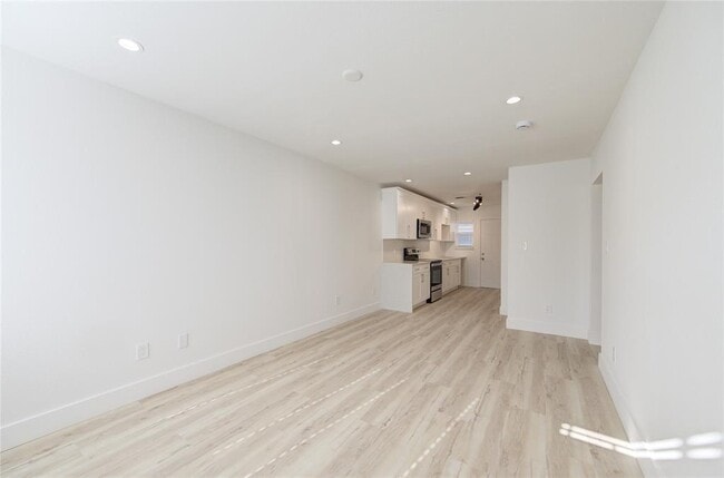 Building Photo - 7318 La Salette St
