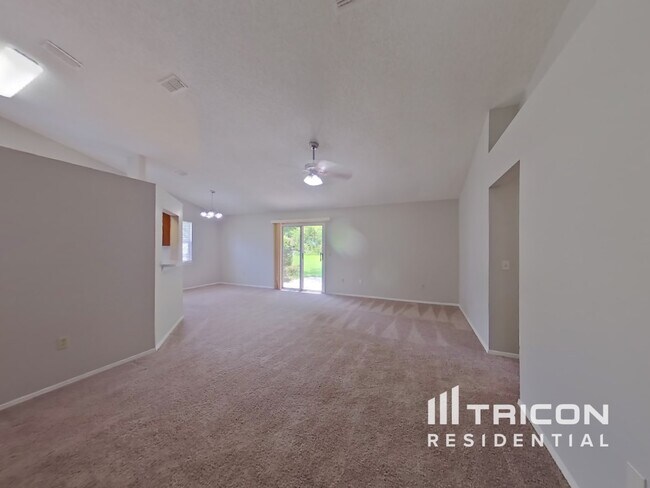 Foto del edificio - 635 Charles Pinckney Street Orange Park FL