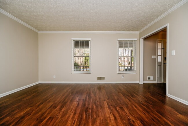Building Photo - 310 Woodsong Dr