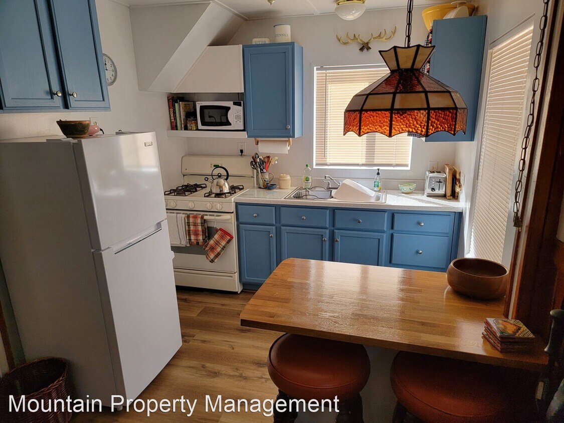 1 br, 1 bath House 22900 Redwood Way A House for Rent in Crestline, CA