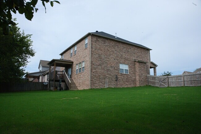 Building Photo - 3712 Glenwood Springs St