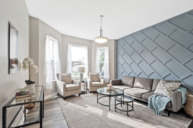 Building Photo - 715 N Harding Ave