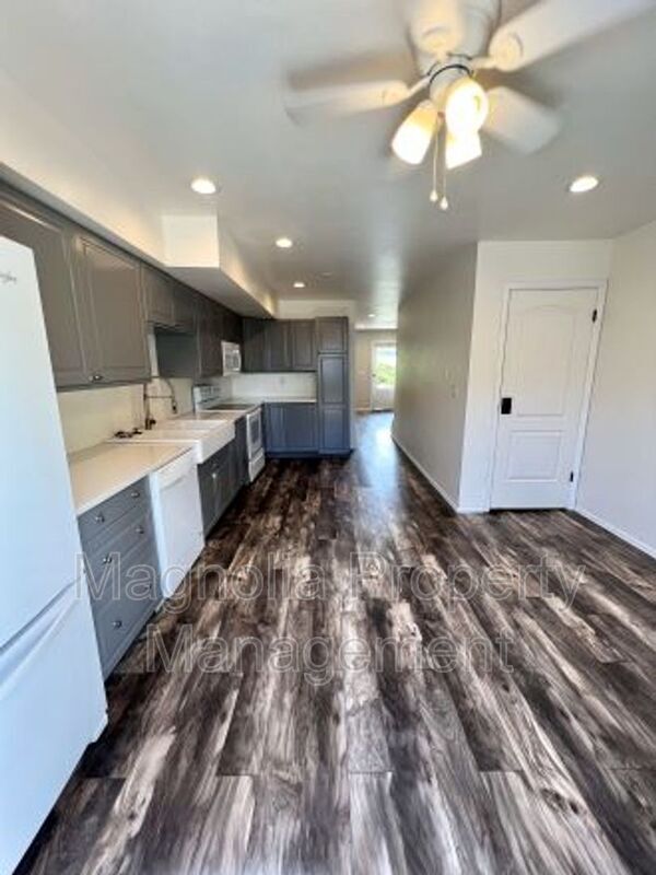 Foto del edificio - 5360 Solar Ridge Dr