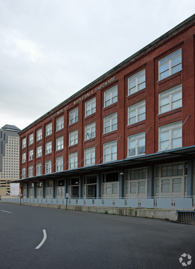 Foto del edificio - United Jewelers and Lee Hardware Apartments