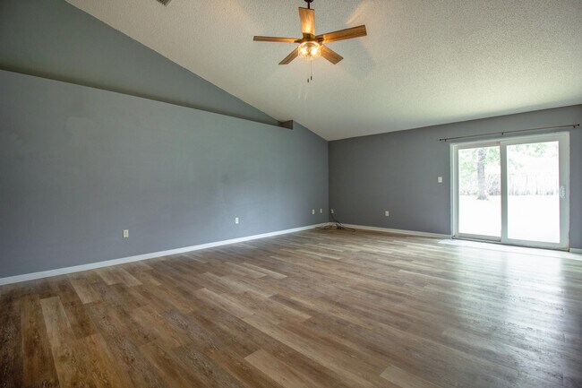 Foto del edificio - 4724 Whitewater Ln