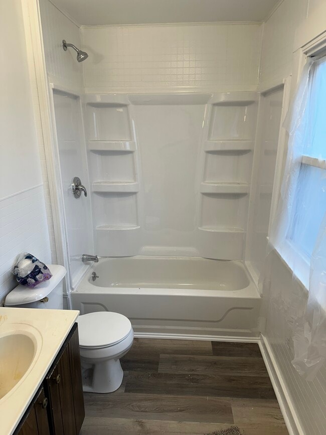 Building Photo - 1104 S Brady St