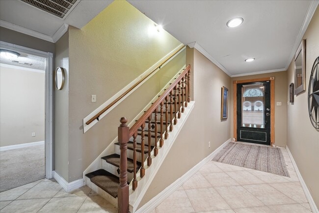 Building Photo - 803 Hennessey Dr