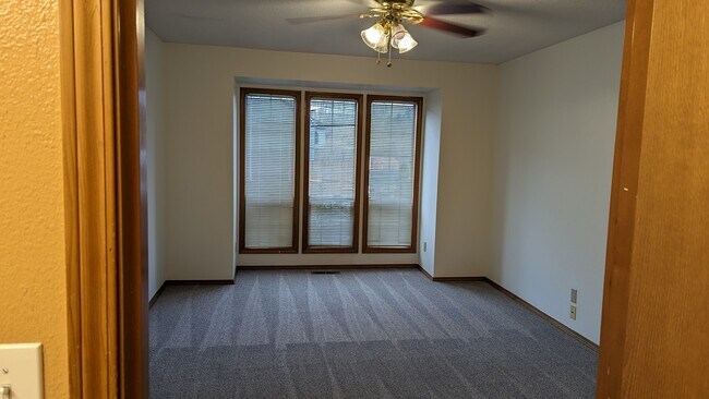 Foto del edificio - 17337 NW Bernard Pl