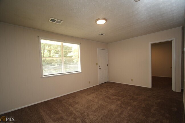 Building Photo - 1601 27th St