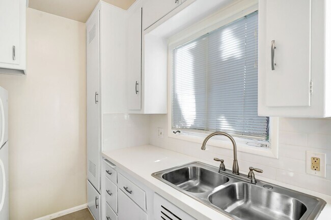 Foto del edificio - 500 California Ave