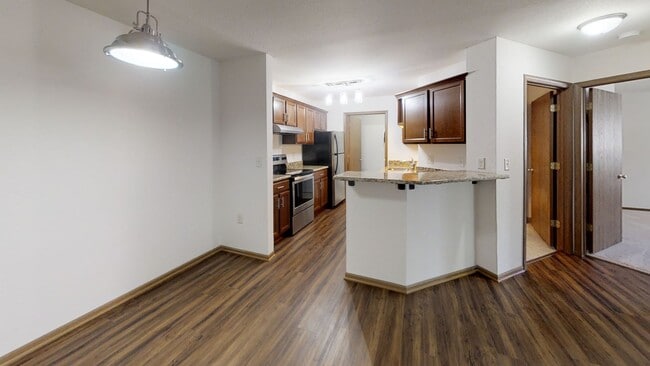 Building Photo - RENT SPECIAL - RENOVATED Condo Style Lower 1 Bedroom 1 Bathroom Apartment Available