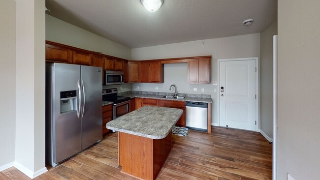 Building Photo - 1 Bedroom Apartment Available August 1st, ...