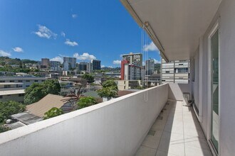 Building Photo - 1402 Piikoi St