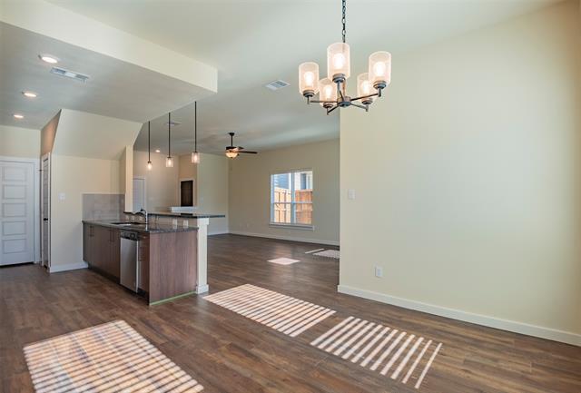 Building Photo - 720 Blackland dr