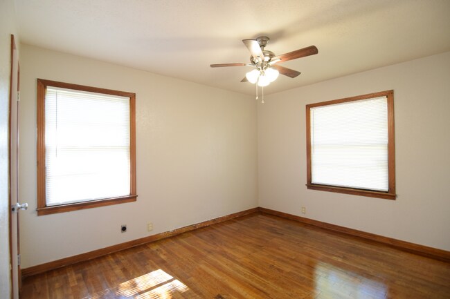 Foto del edificio - 1417 Live Oak Dr