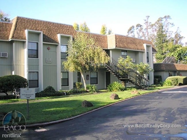 Building Photo - 7323 College View Dr