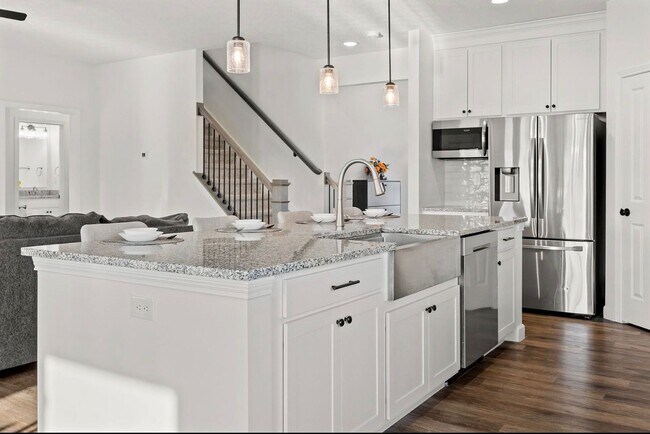Foto del edificio - BEAUTIFUL Contemporary 6 Bedroom 4 Bath