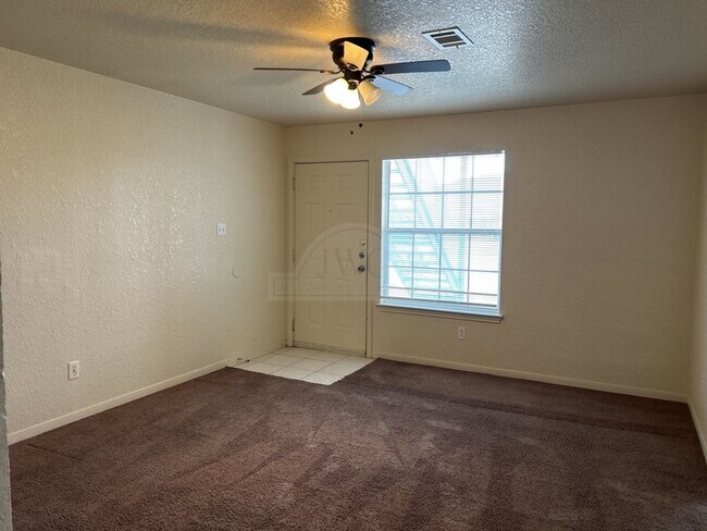 Foto del edificio - 1600 Dugger Cir