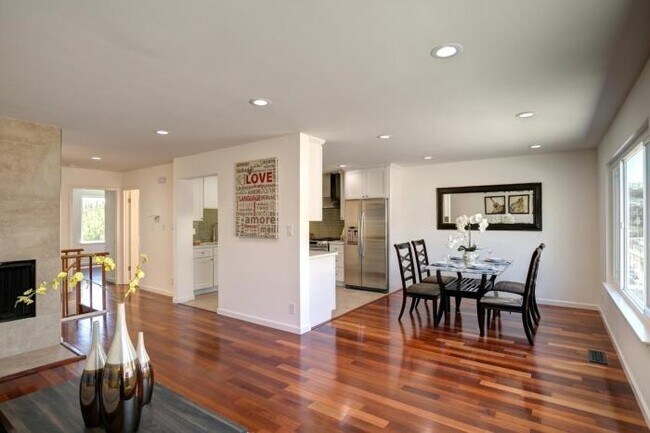 Building Photo - 3 bedroom in San Francisco CA 94110