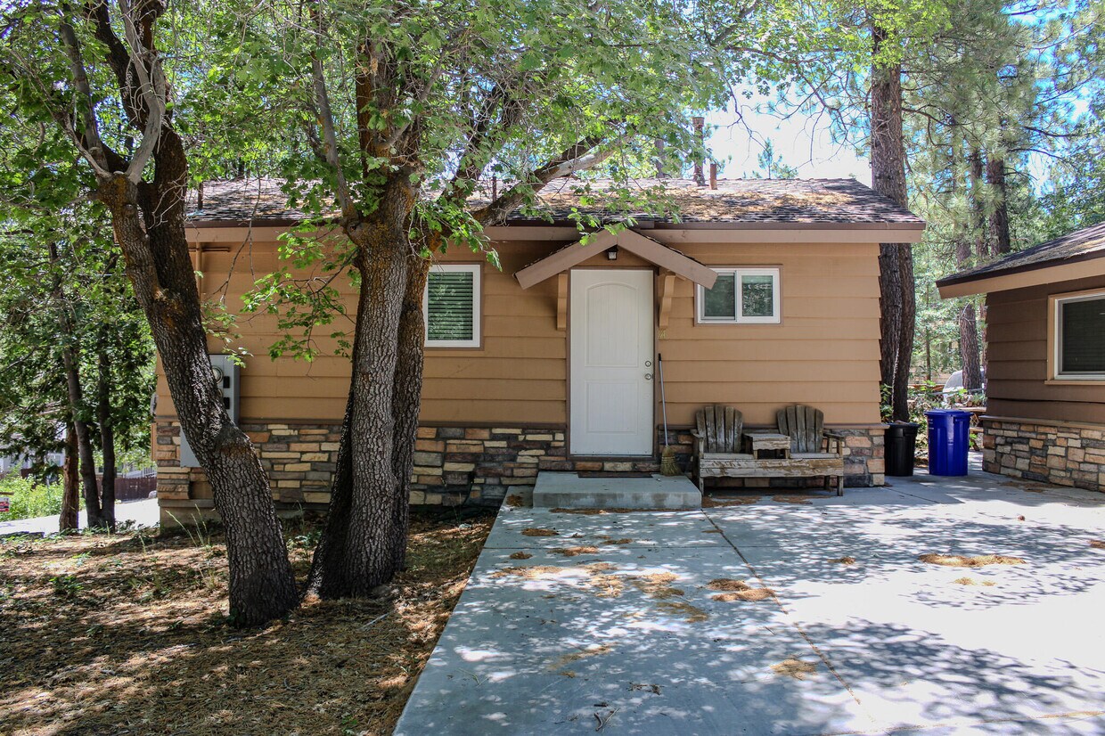 Primary Photo - 40157 Highland Rd