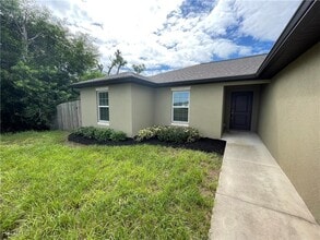 Building Photo - 1708 NW 11th Terrace
