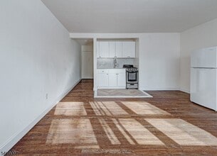 Building Photo - 22 Cottage St