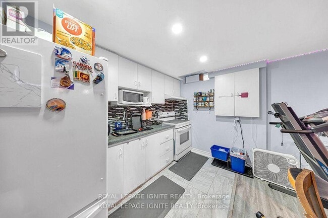 Building Photo - 21 Toba Crescent