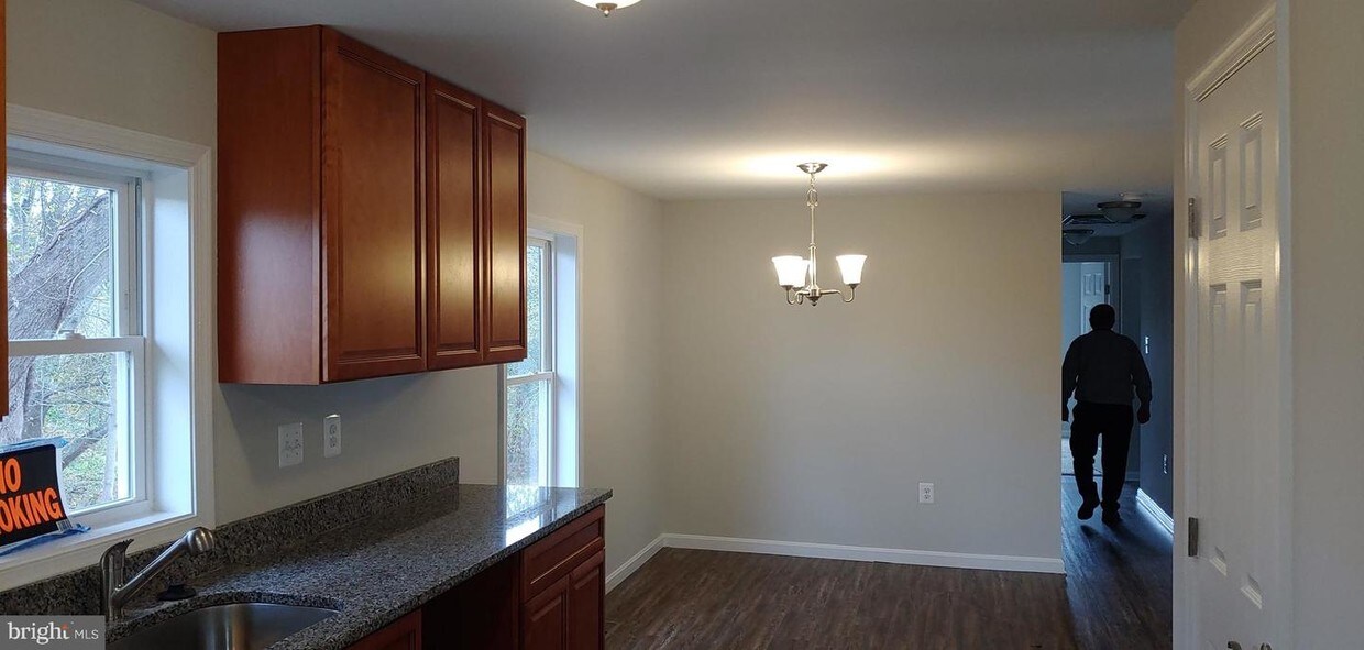 Foto principal - 15202 Peerless Ave