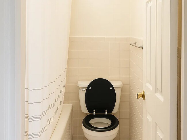 Foto del edificio - Furnished 1-BEDROOM Apartment
