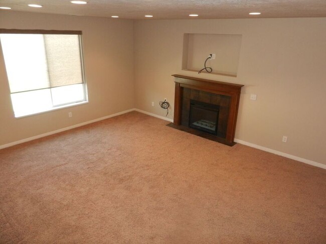 Foto del edificio - 1057 Cambria Drive
