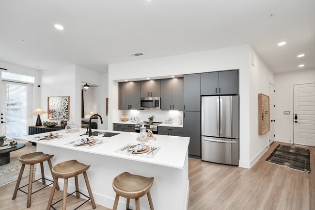 Foto del edificio - 15635 Memorial Dr