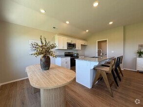 Building Photo - 1224 Kemp Dr