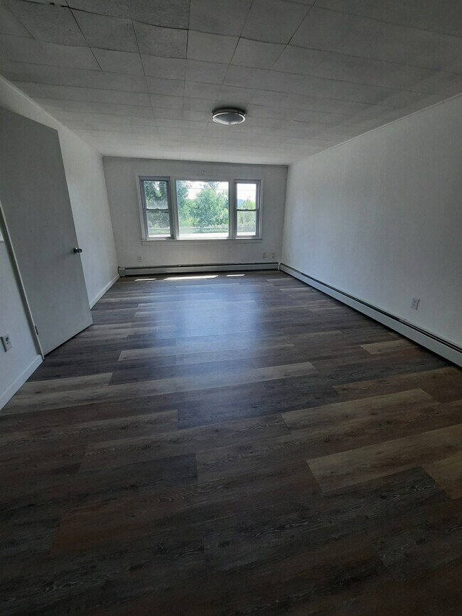 Building Photo - 300 County Rd 565