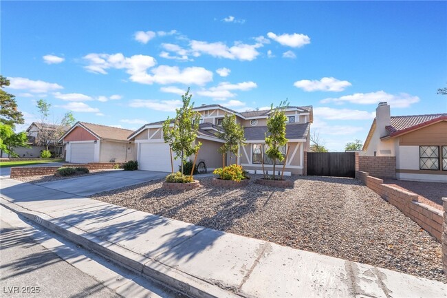 Building Photo - 4338 Apex Dr