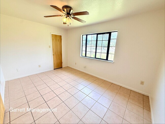 Foto del edificio - 1703 Taylor St
