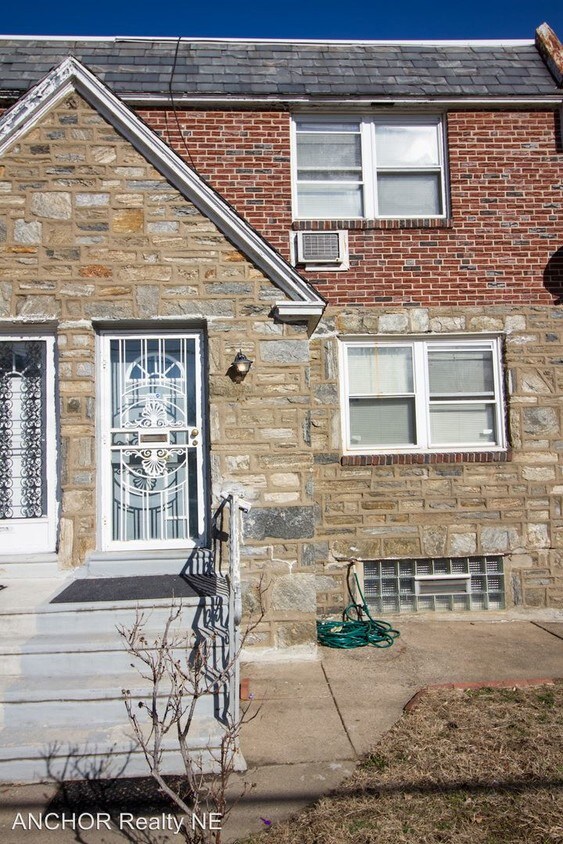 Primary Photo - 1511 Levick St