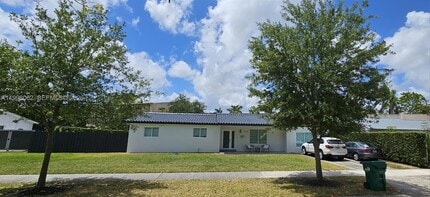 Building Photo - 10900 SW 107th Ave