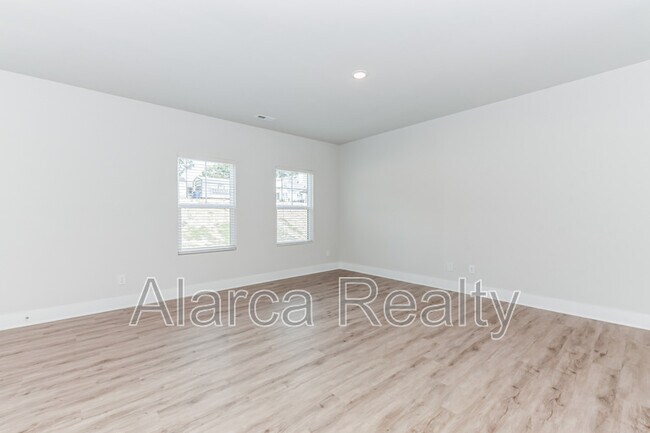 Building Photo - 110 Silverwood Court