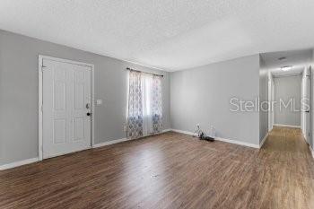 Foto del edificio - 450 Longwood Cir