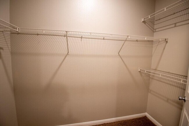 Foto del edificio - 2320 Gracy Farms Ln